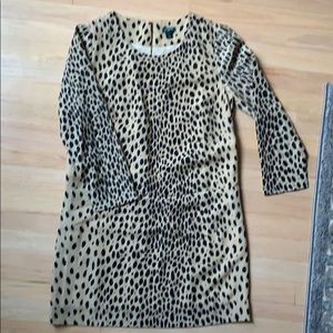 Leopard print dress-two front pockets. Adorable